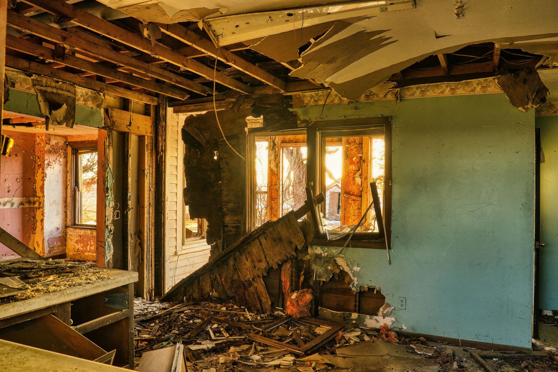 Bulging Ceilings: What Johannesburg Homeowners Should Do